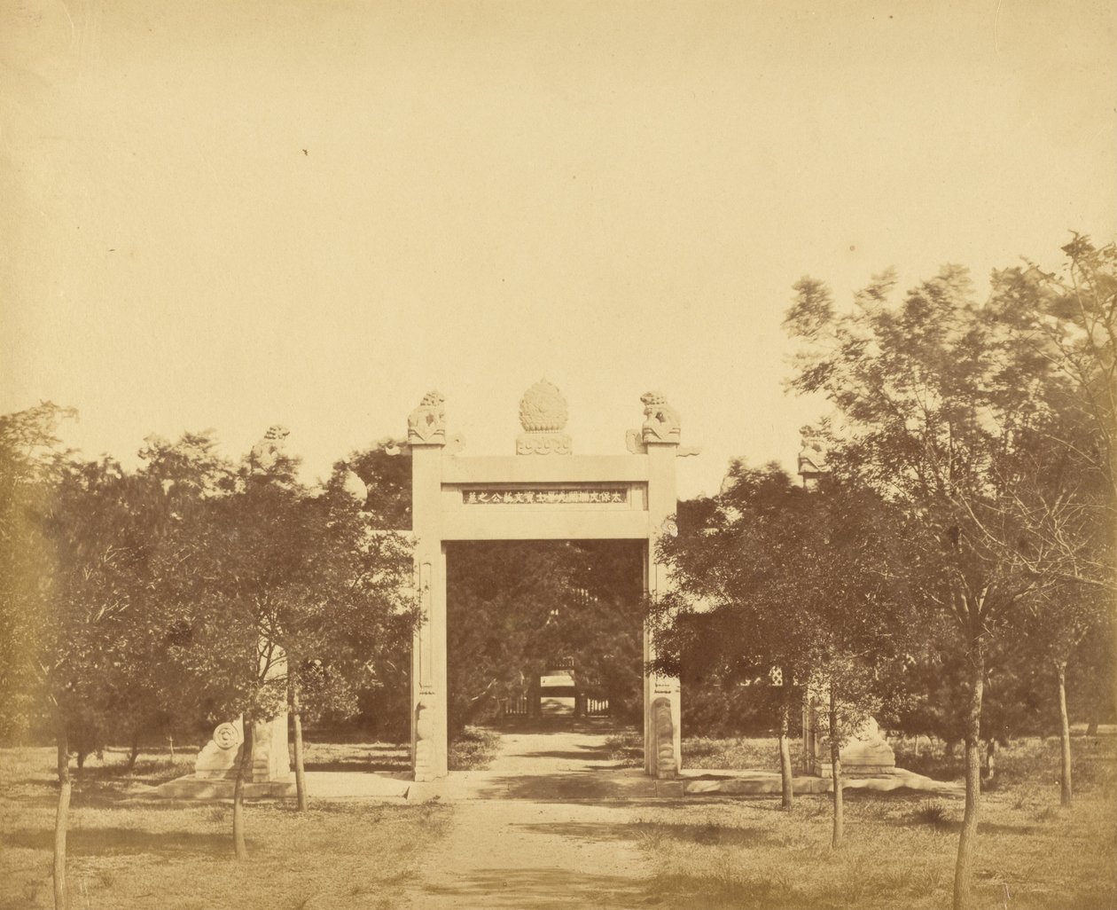 Tumba perto de Pa-li-k&39;um. A cena do início do ataque em 21 de setembro de 1860 perto de Pequim de Felice Beato