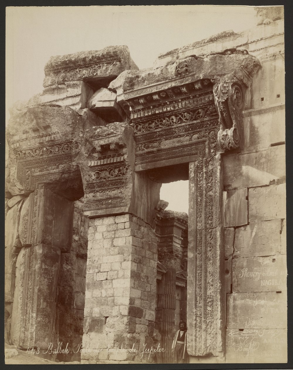 Baalbek, porta do templo de Júpiter de Félix Bonfils
