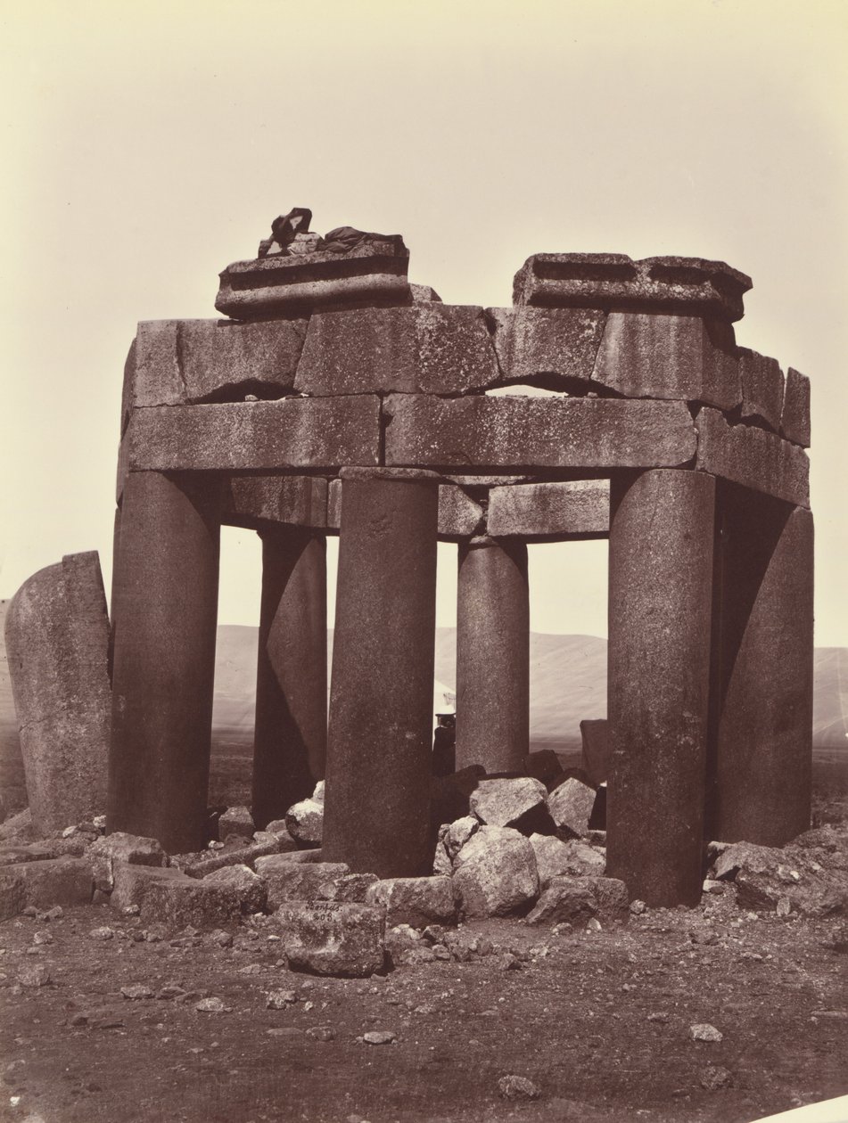 Cúpula de Douris, na planície de Bekaa - Baalbek de Félix Bonfils