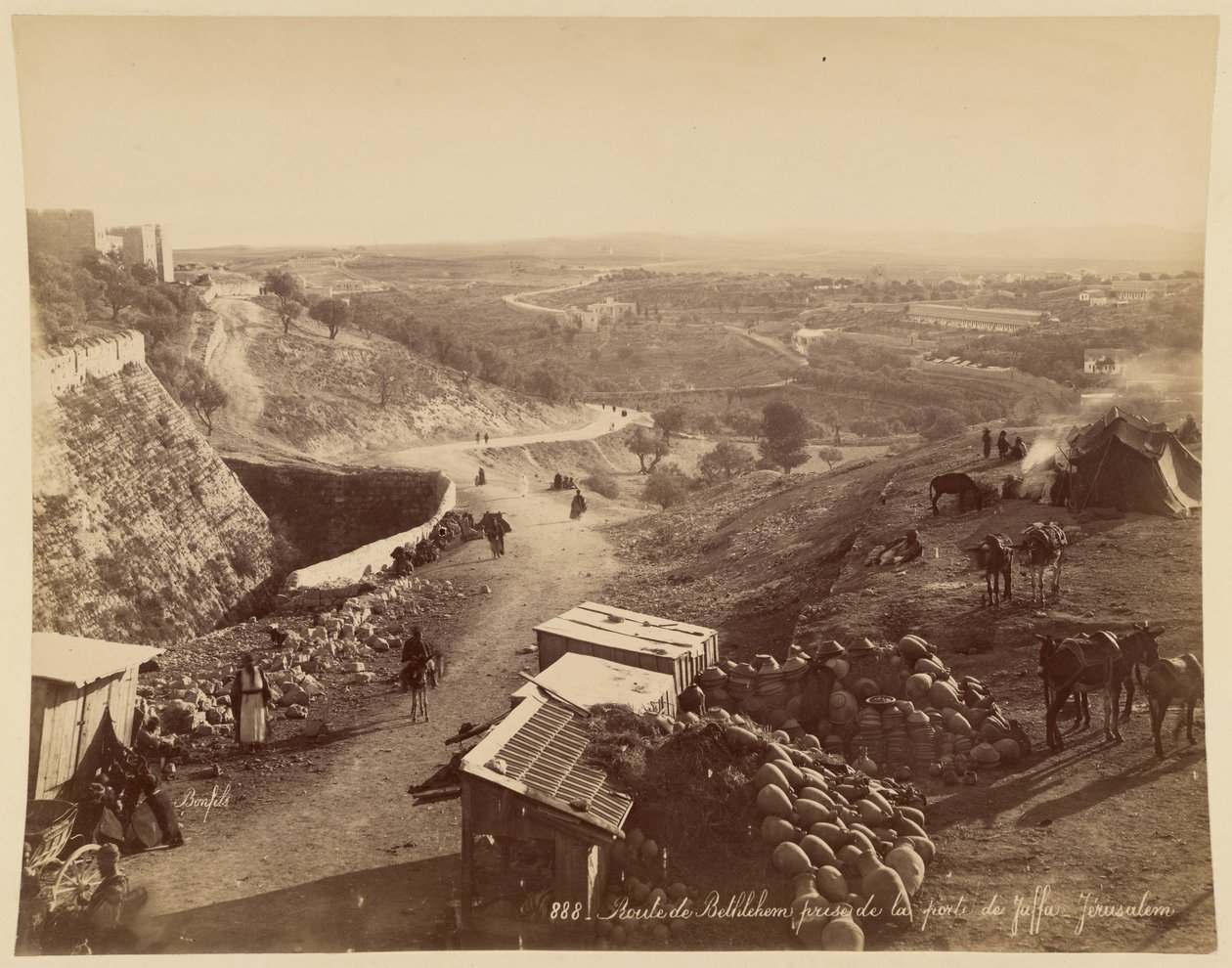 Estrada para Belém, vista da Porta de Jafa, Jerusalém de Félix Bonfils