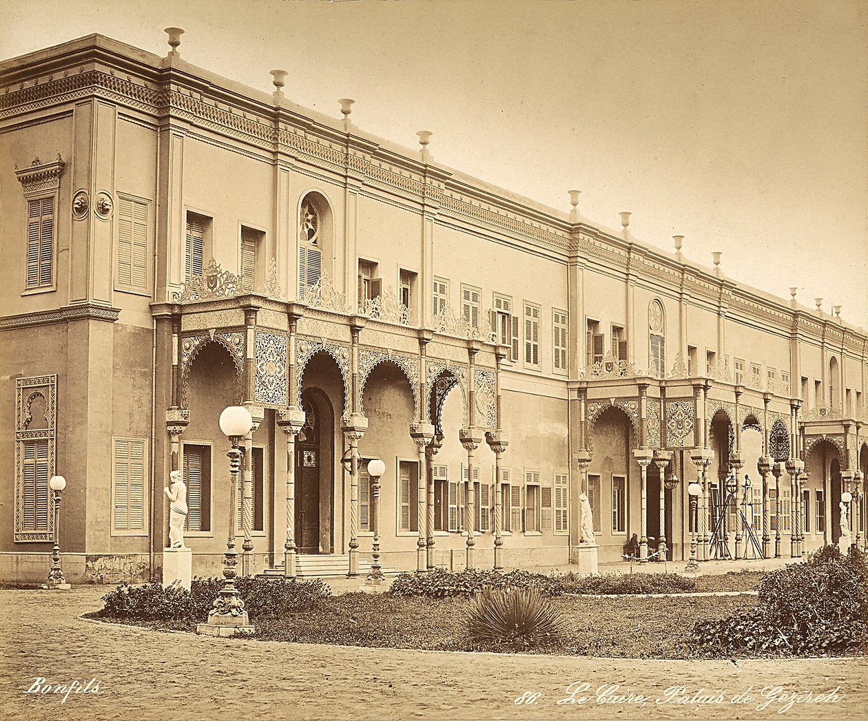 O Palácio Gezireh, no Cairo, Egipto de Félix Bonfils