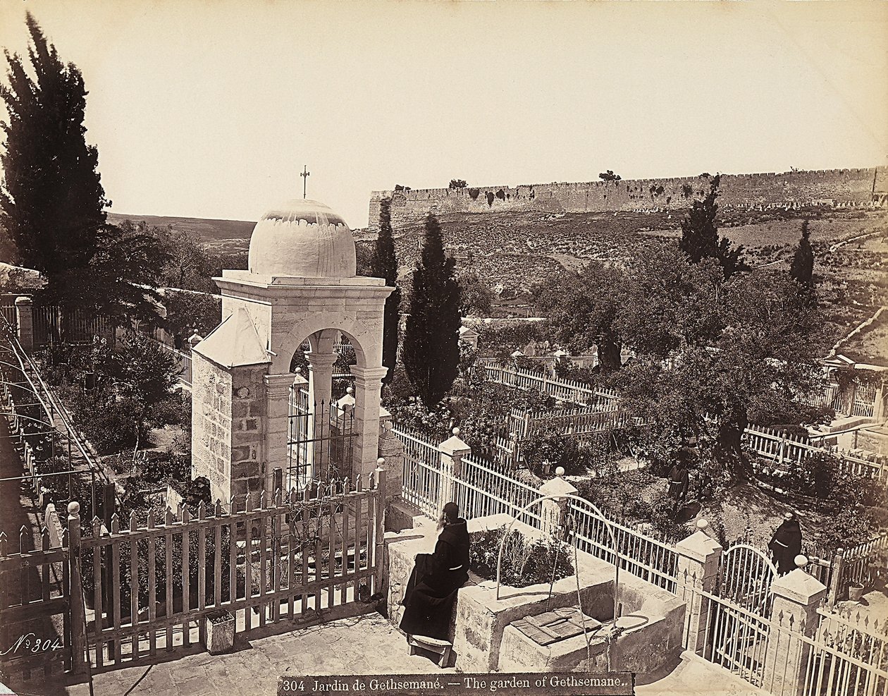 Vista do jardim do Getsêmani ou do Olive Orchard, no qual, segundo a tradição, Cristo passou os últimos dias da sua vida. de Félix Bonfils