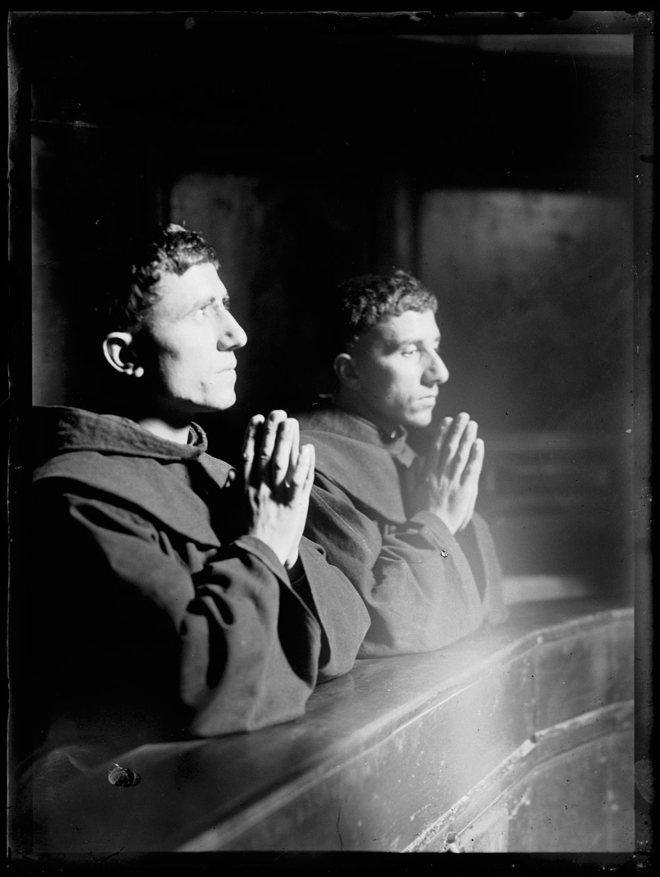 Oração Franciscana em Assis de Ferdinand Schmutzer