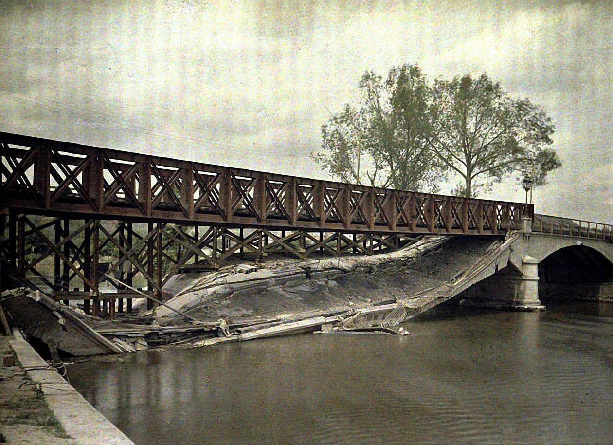 Ponte destruída sobre o Aisne, reconstruída por engenheiros, França, 1917 (autocrômico) de Fernand Cuville