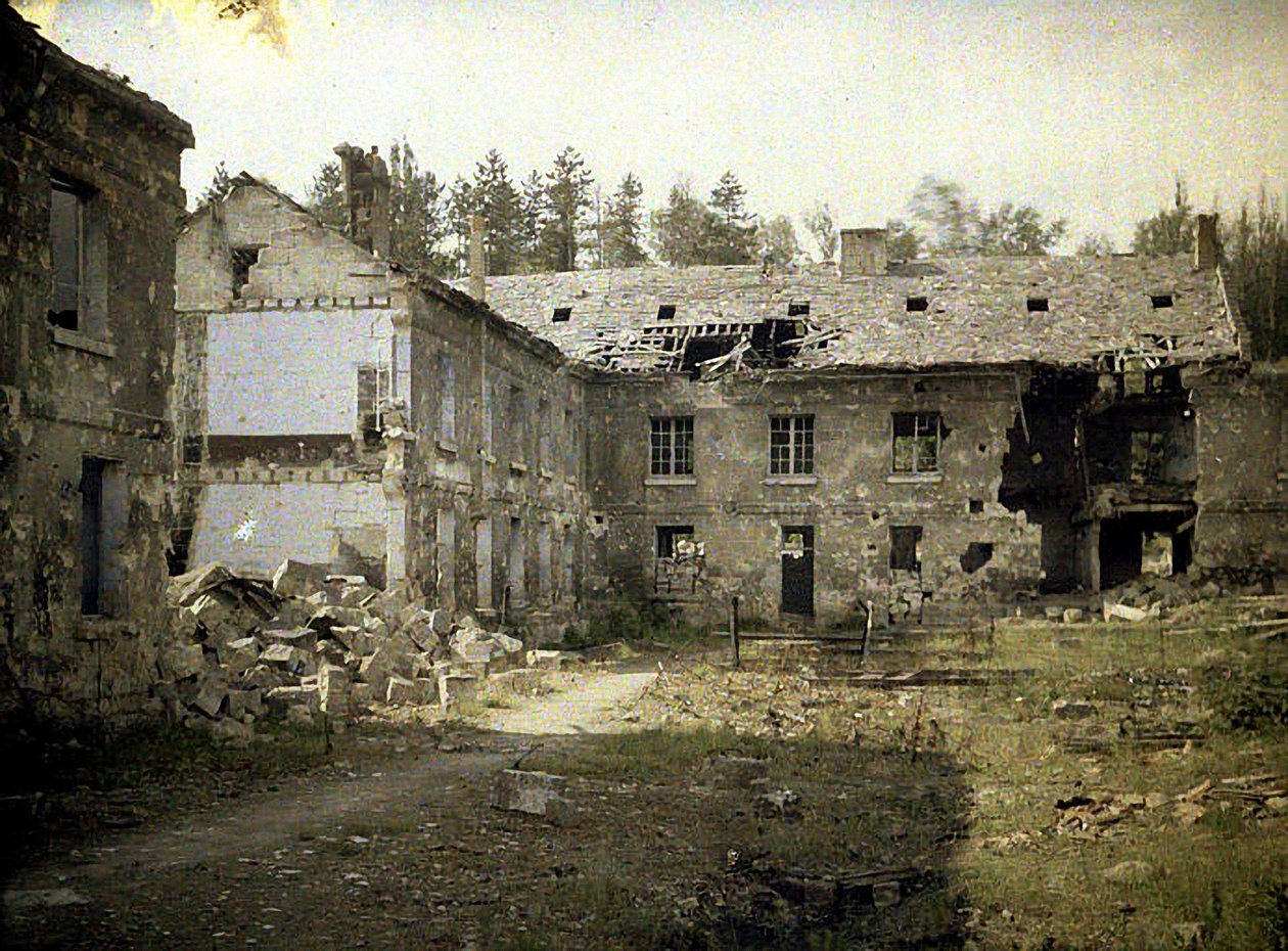 Fábrica de vidro, Vauxrot, Cuffies, Aisne, França, 1917 (autocrômico) de Fernand Cuville