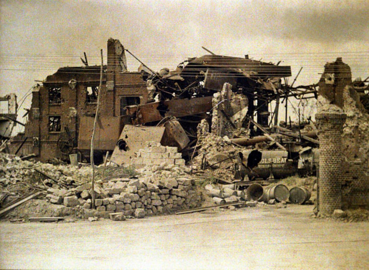 Ruínas da destilaria, Cuffies, Aisne, França, 1917 (autocrômico) de Fernand Cuville