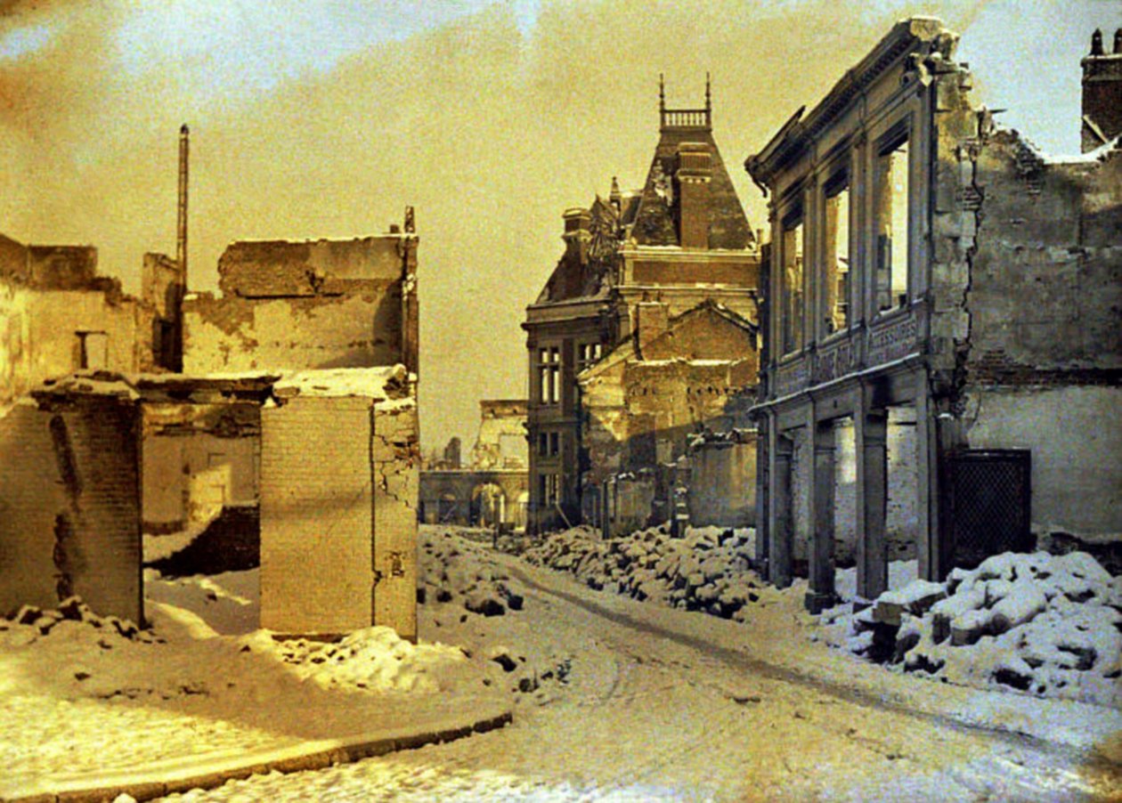 Chauny, Aisne, França, 1917 (autocrômico) de Fernand Cuville