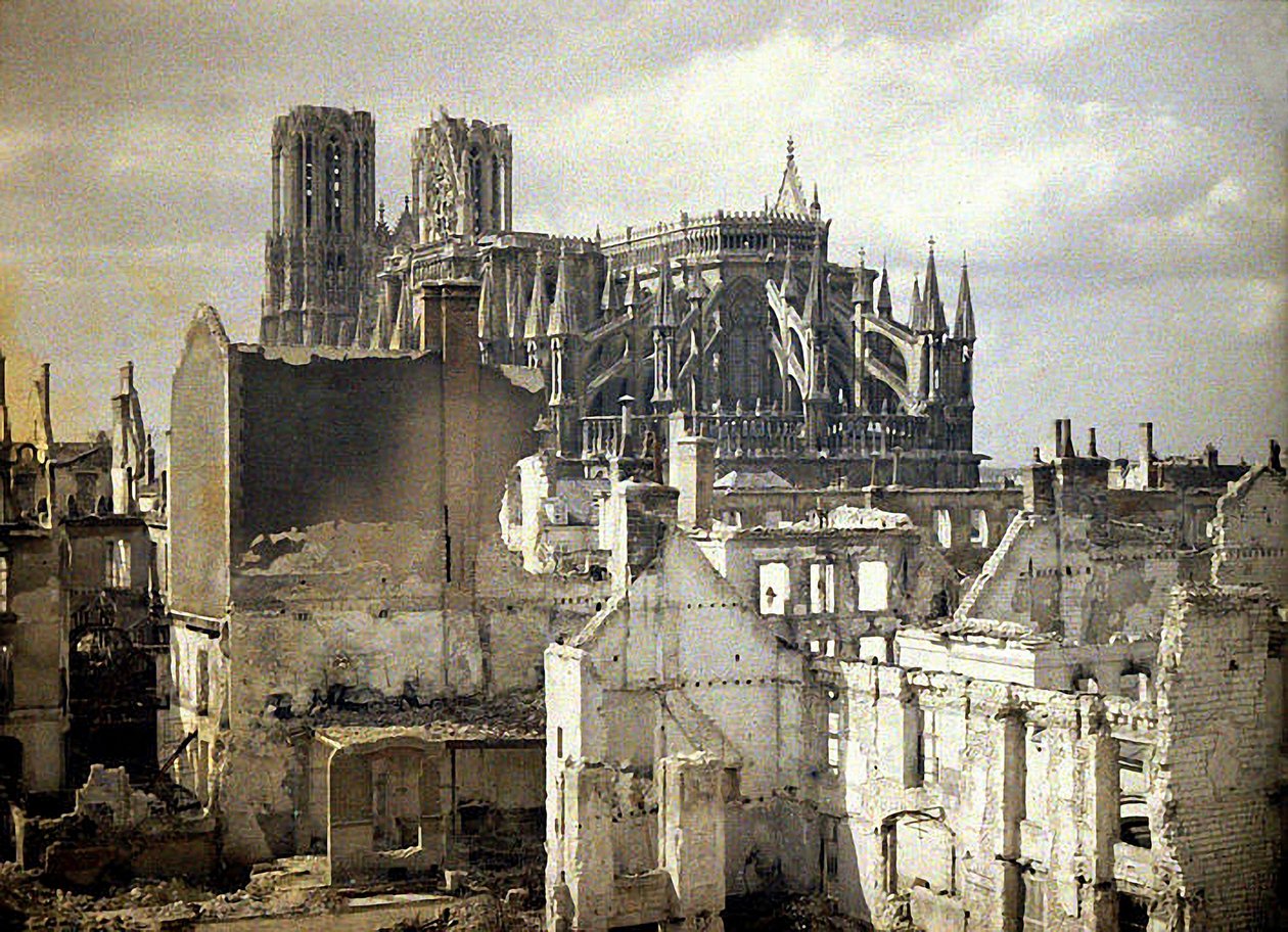 A Catedral Notre-Dame de Reims, Marne, França, 1917 (autochrome) de Fernand Cuville
