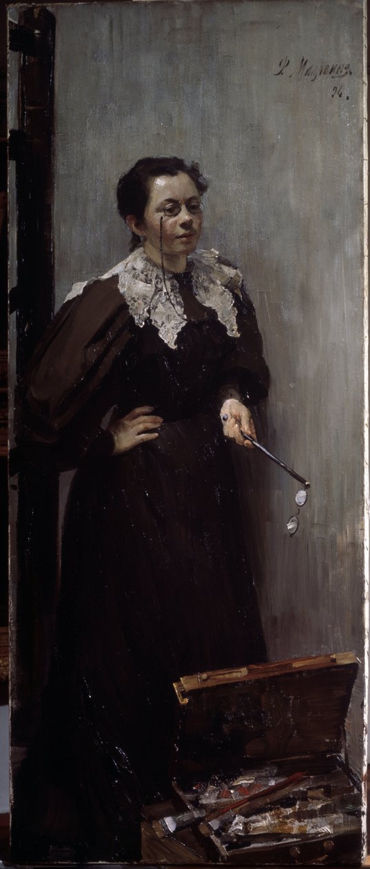 Retrato da Artista Anna Ostroumova Lebedeva (Ostroumova-Lebedeva) (1871-1955). Representado de pé atrás do seu equipamento de pintura, com binóculos no nariz e outro par na mão. Pintura por Filipp E de Filipp Andreevich Maliavin
