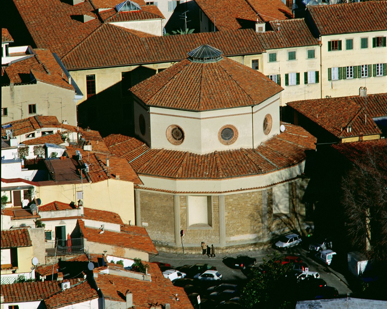 Rotunda de Santa Maria degli Angeli, iniciada em 1434 de Filippo Brunelleschi