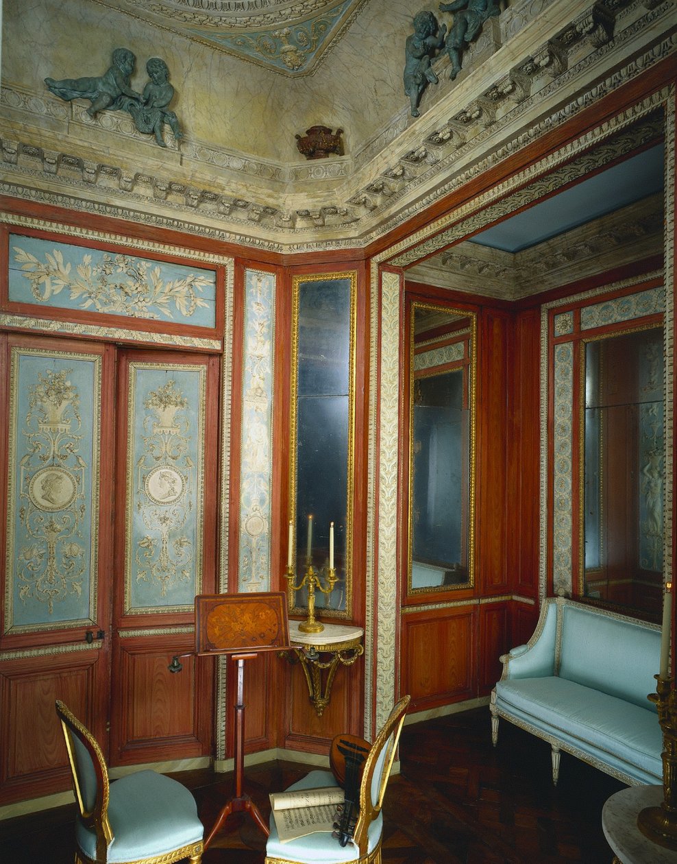 Boudoir do Hotel dHocqueville, Rouen, c. 1785. de Fixon Firm