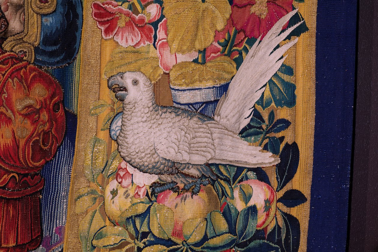 tapeçaria flamenga. Série O Apocalipse: São Miguel derrotando o dragão. Atelier Willem Dermoyen, Bruxelas. Ca 1553-1555. Detalhe. de Flemish School