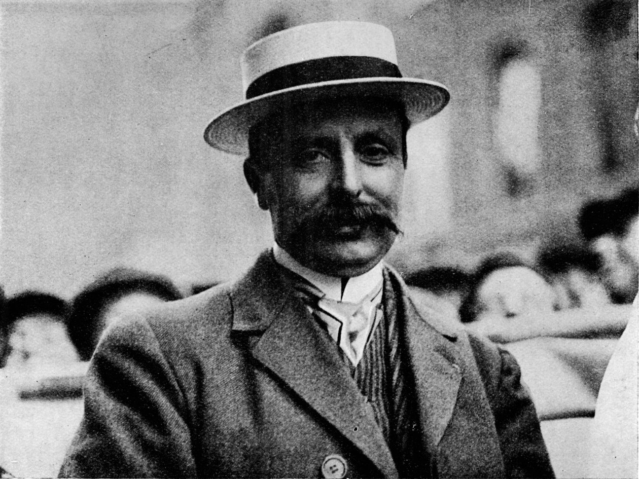 O conquistador do canal: Louis Bleriot, 1909 1933. de Flight Photo