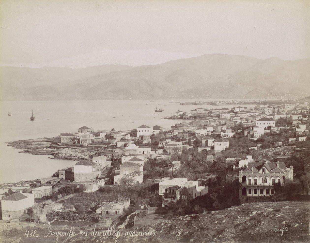 Beirute. Visto do American College, ca. 1870. de Félix Bonfils