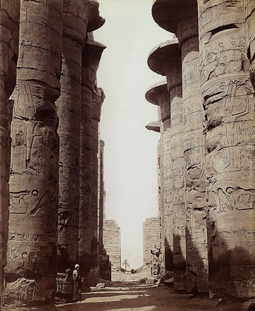 Colunas do hipostilo hall do Grande Templo de Amon-Ra em Karnak, Egipto de Félix Bonfils
