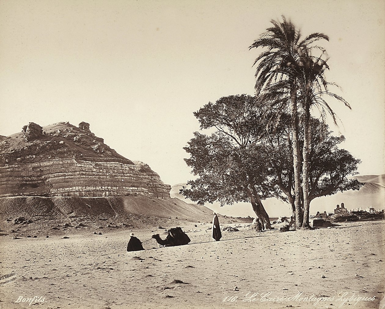 Área desértica na periferia do Cairo, Egipto de Félix Bonfils