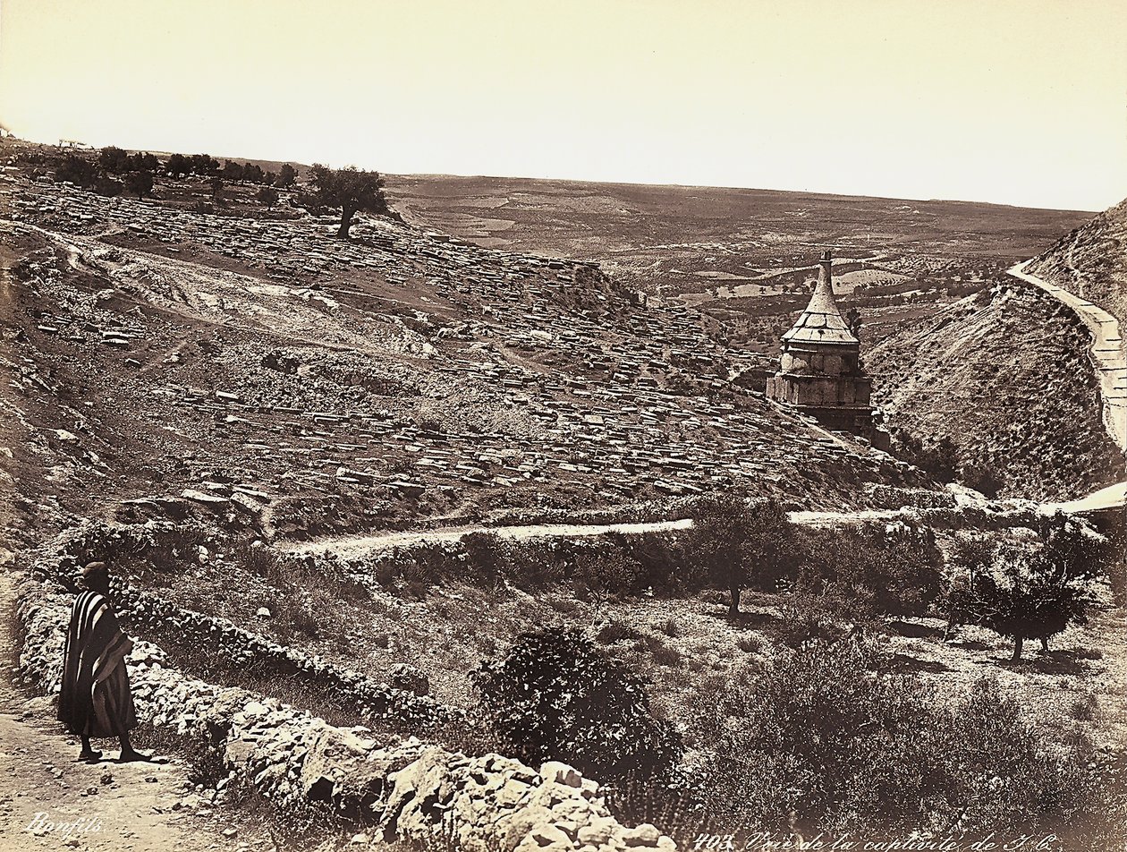 Vista panorâmica do Vale do Cedron ou Josafat, com o Túmulo de Absalom, na periferia de Jerusalém. Um mas é olhar para a vista da rua de Félix Bonfils