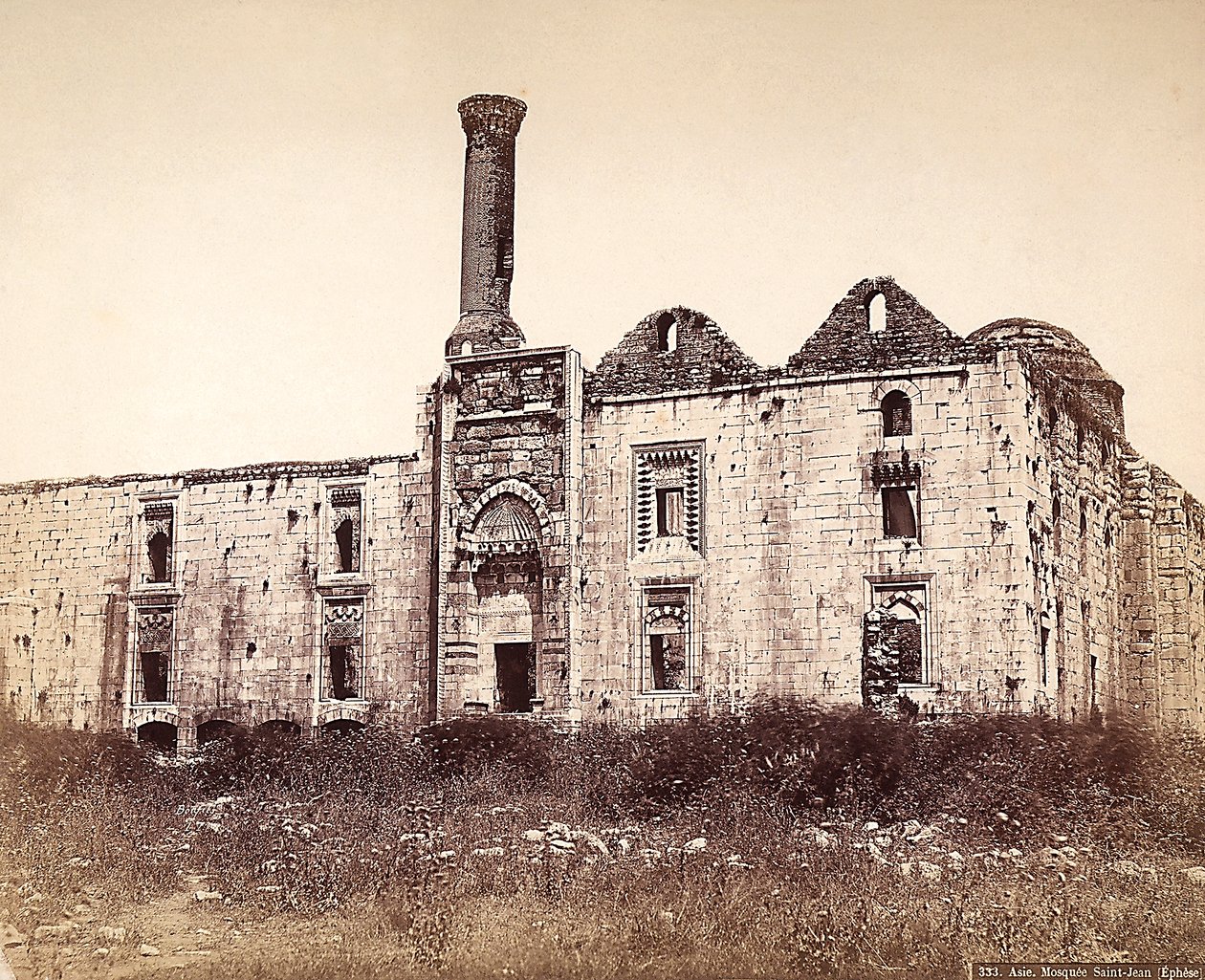 A Basílica de São João, transformada em mesquita em 1330, em Éfeso, na Turquia. de Félix Bonfils