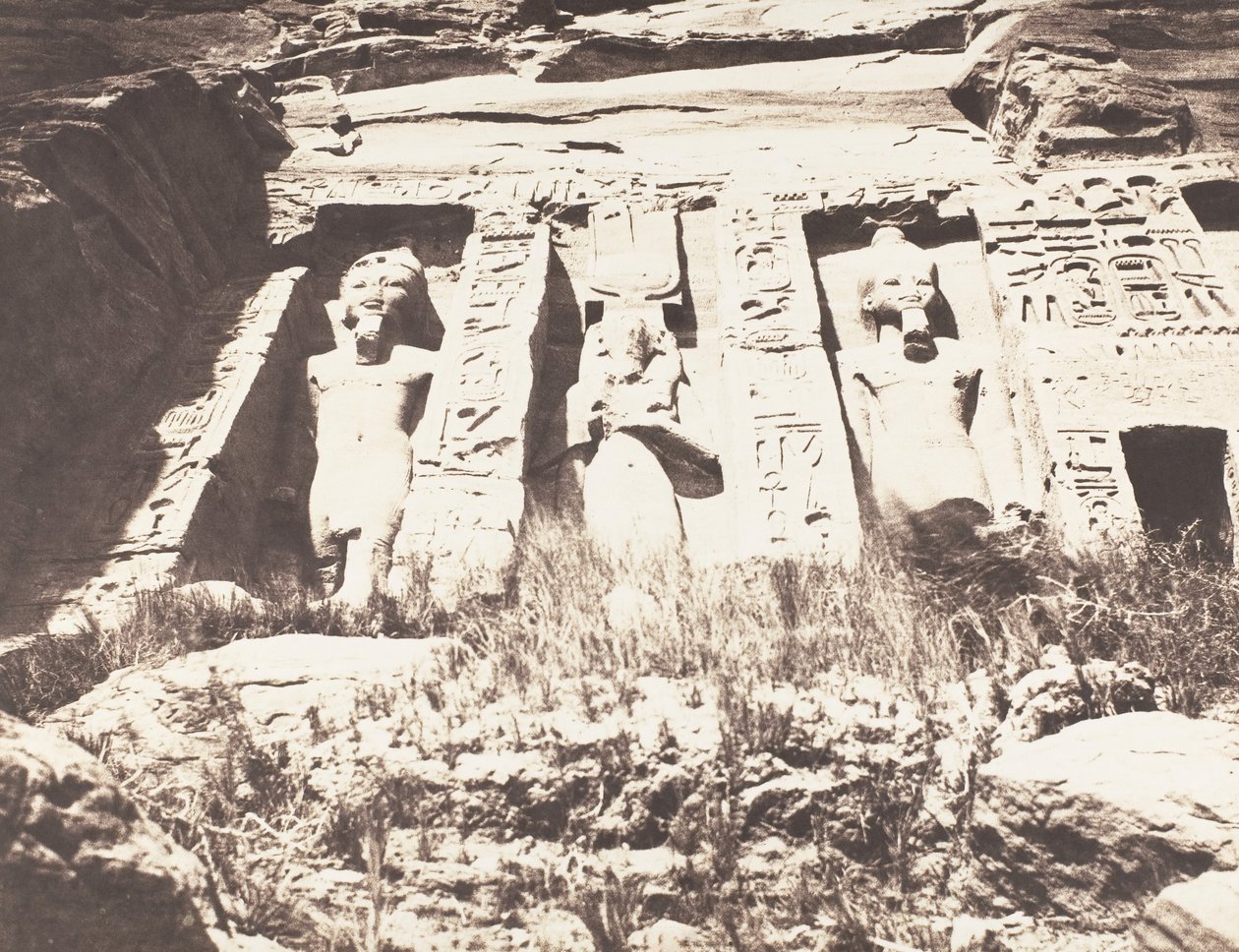 Abou-Sembil, Petit Spéos - Lado Esquerdo da Fachada, 1851-52, impresso em 1853-54. de Félix Teynard
