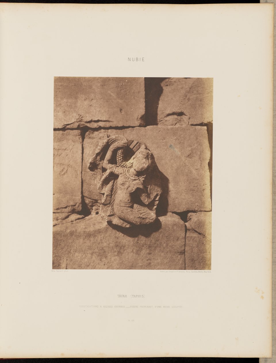 Tâfah (Taphis). Construções com bases curvas - Figura de um nicho esculpido de Félix Teynard