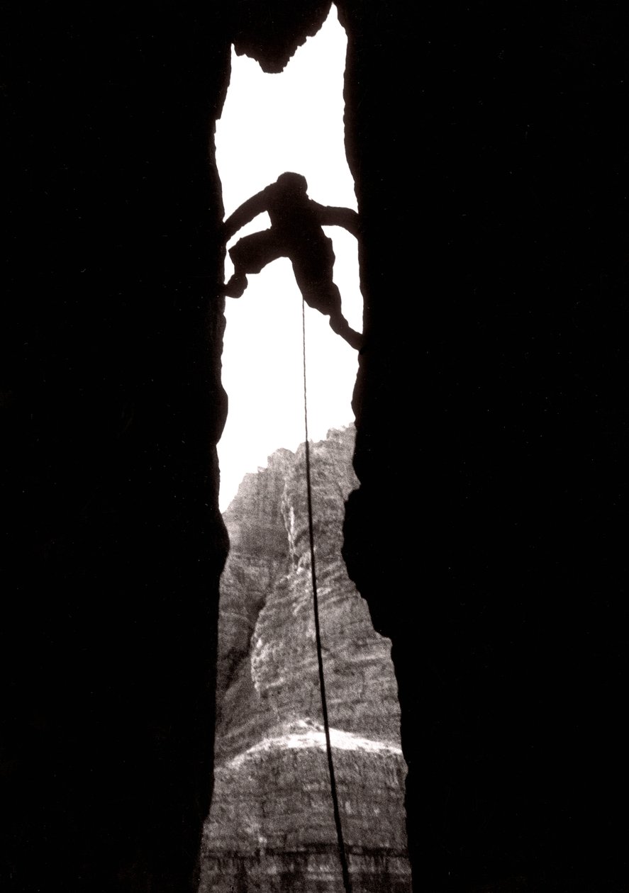 "Ah, maravilha!": a grande chaminé do pico principal de Lavaredo, Dolomiti, Trentino Alto Adige, Itália de Fosco Maraini
