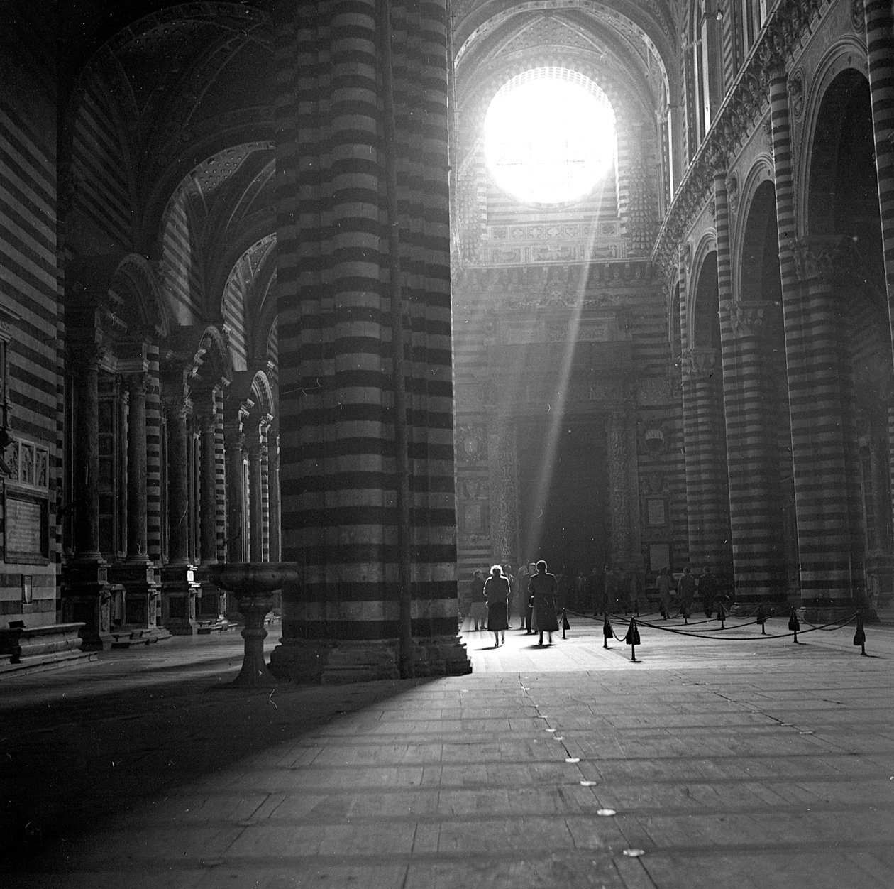 Interior da Catedral de Siena de Fosco Maraini