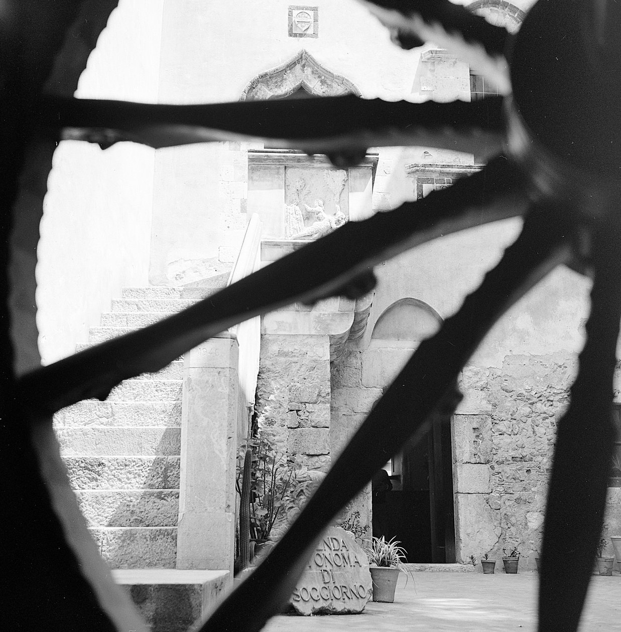 Castelo sarraceno de Taormina, Sicília de Fosco Maraini
