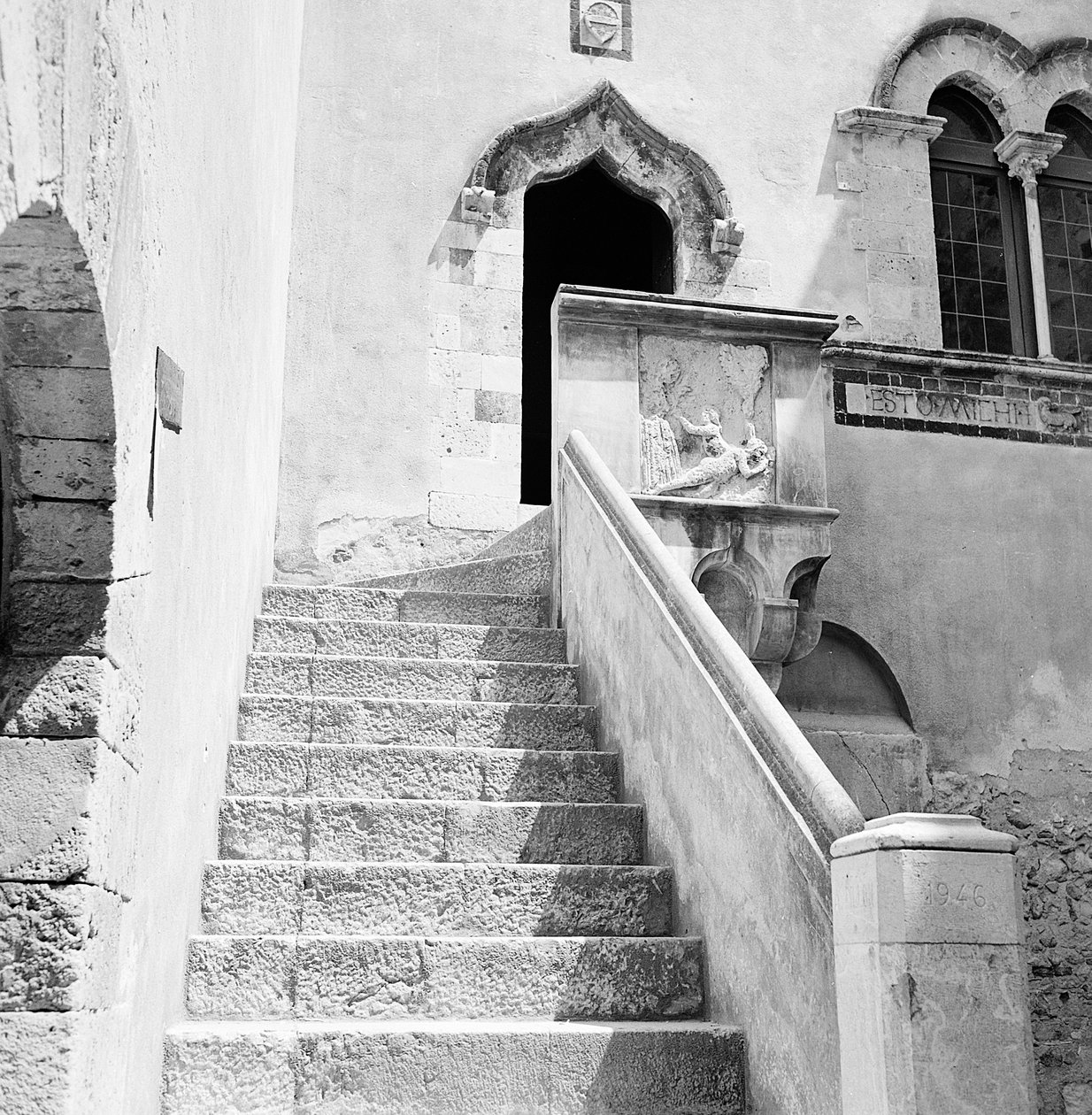 Castelo sarraceno de Taormina, Sicília de Fosco Maraini
