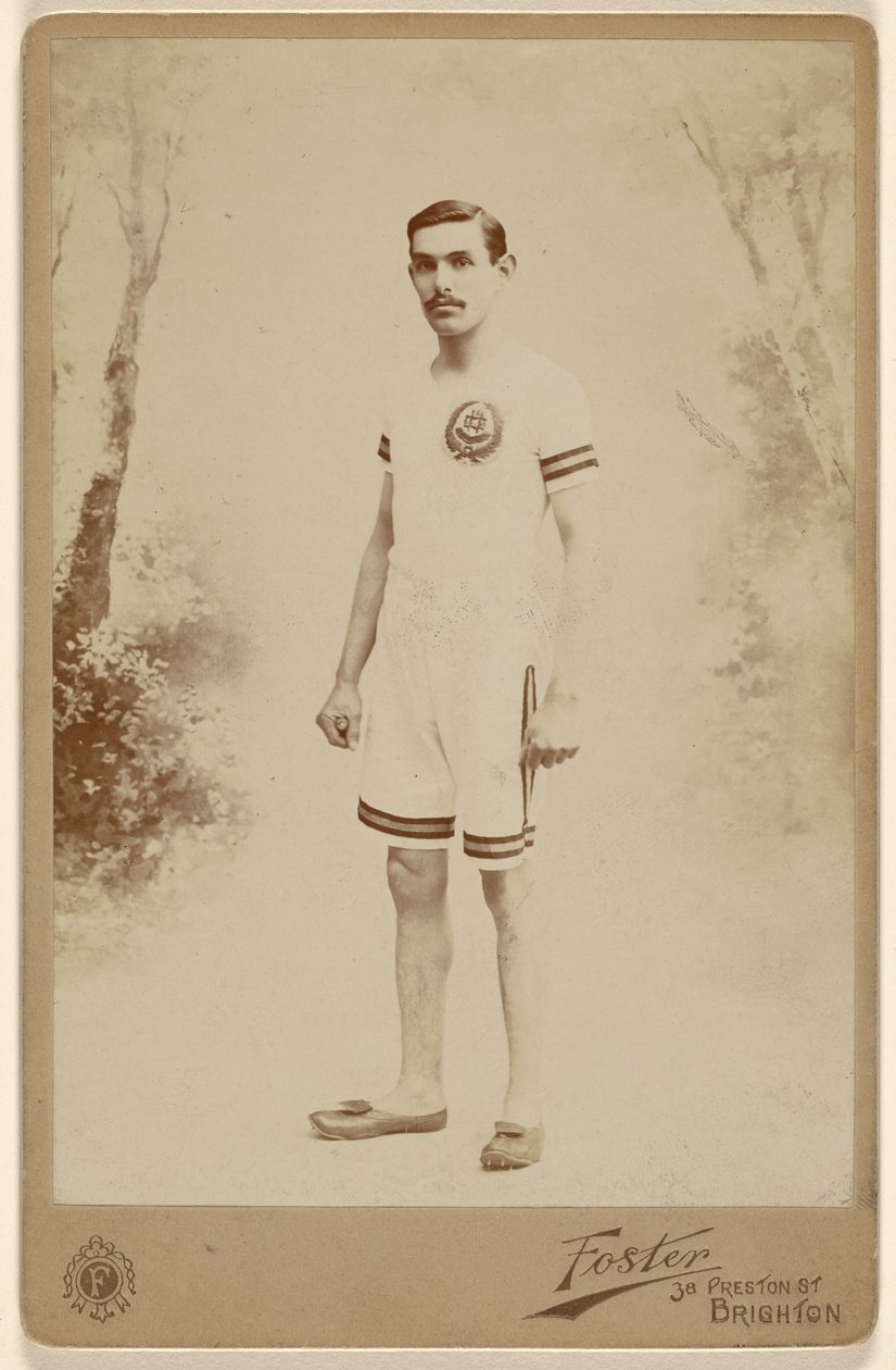 [Atleta de uniforme]. de Foster