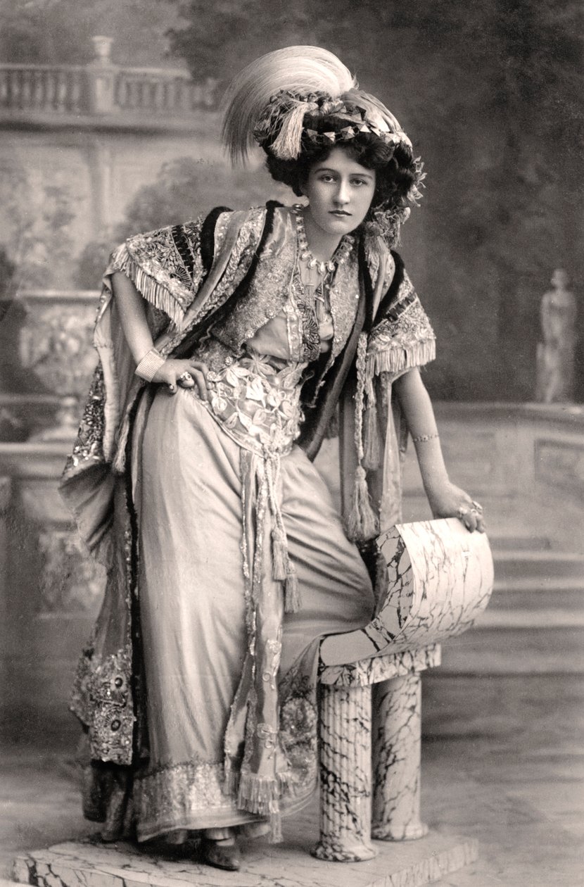 Elizabeth Firth, atriz, 1908. de Foulsham and Banfield