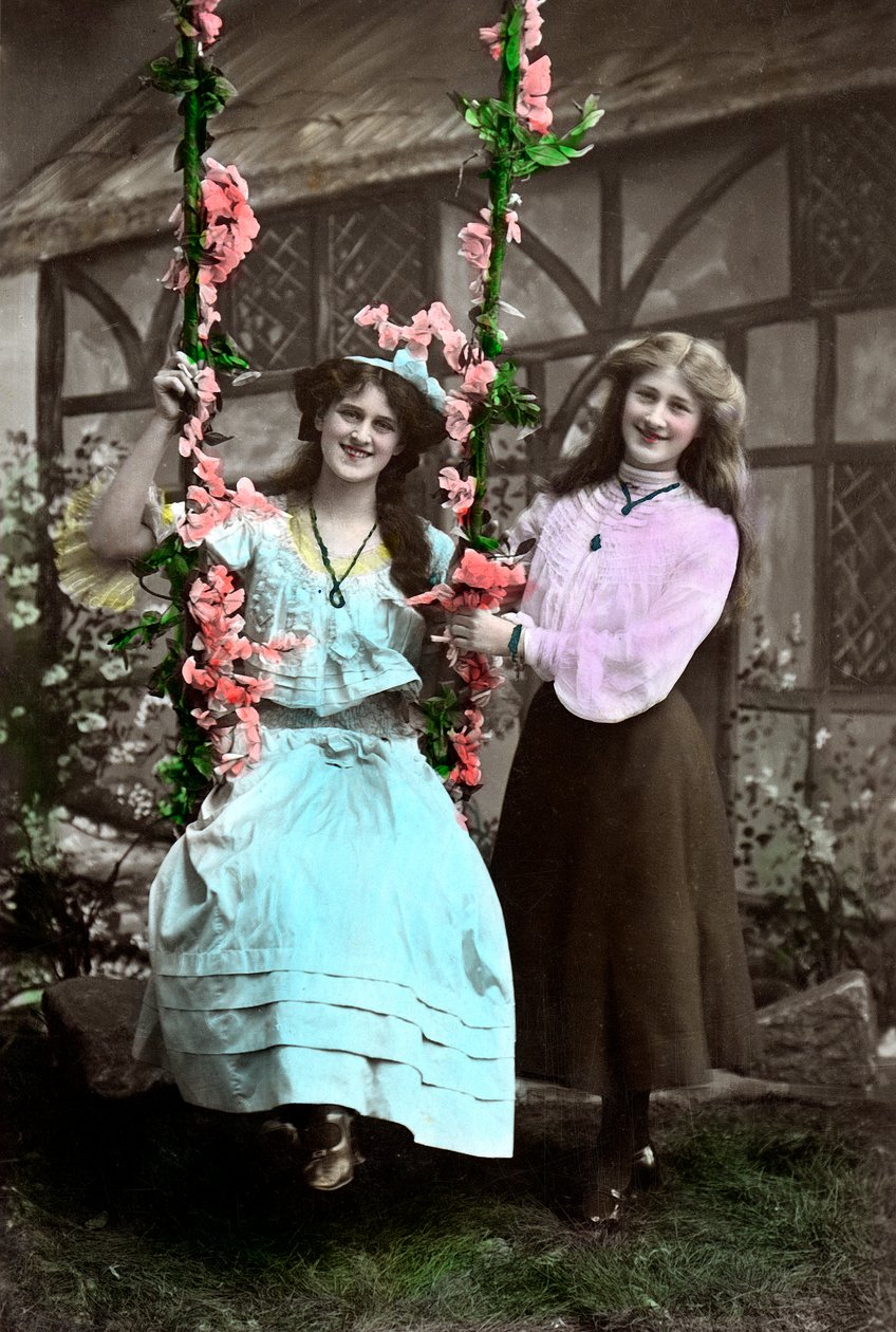 Zena 1887-1975 e Phyllis 1890-1975 Dare, atrizes inglesas, 1906. de Foulsham and Banfield
