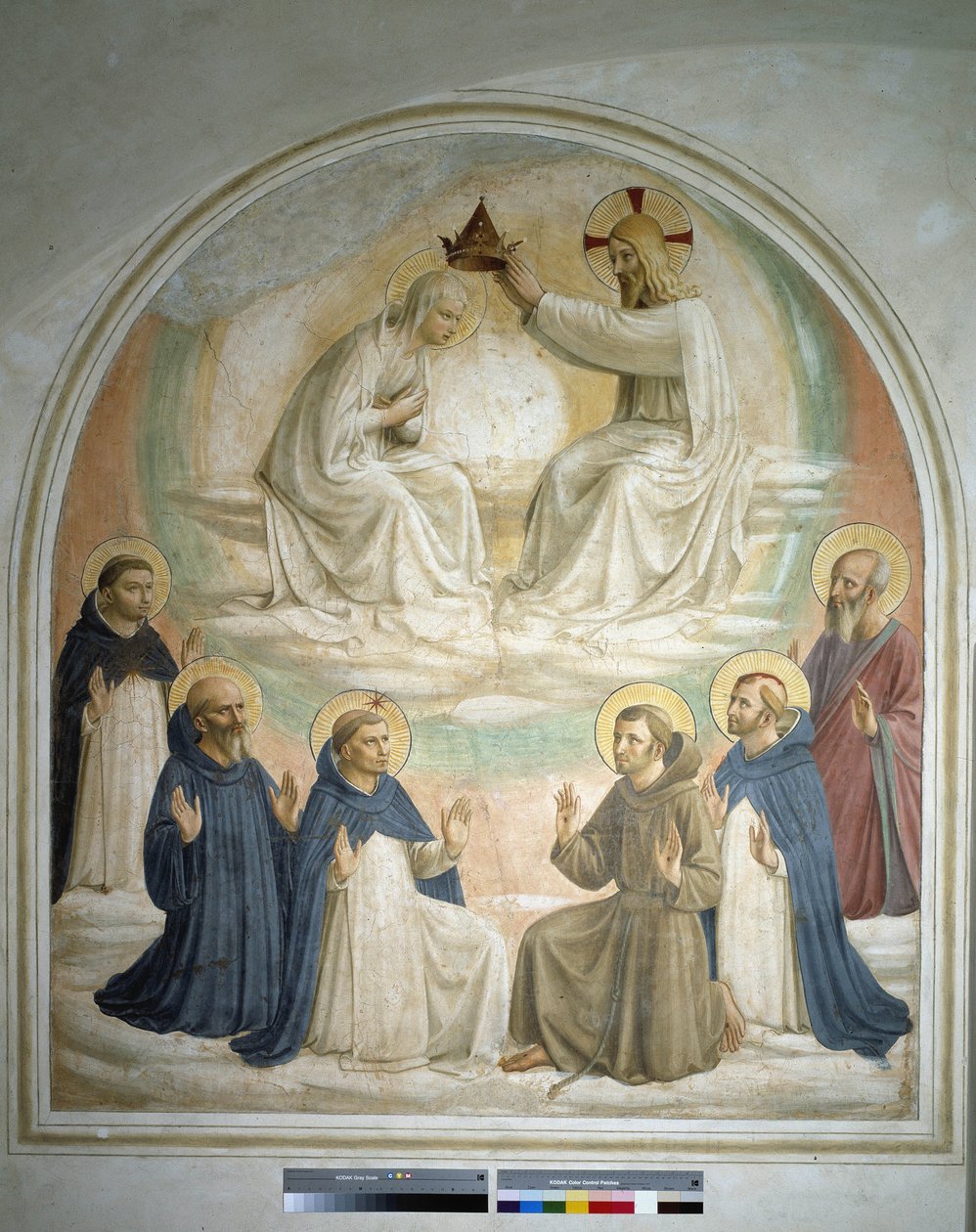 A coroação da virgem. De g. um dr. : São Tomás, São Benoit de Nursie, São Domingos, São François, São Pedro mártir e São Marcos. Fresco de Guido di Pietro de Fra Angelico