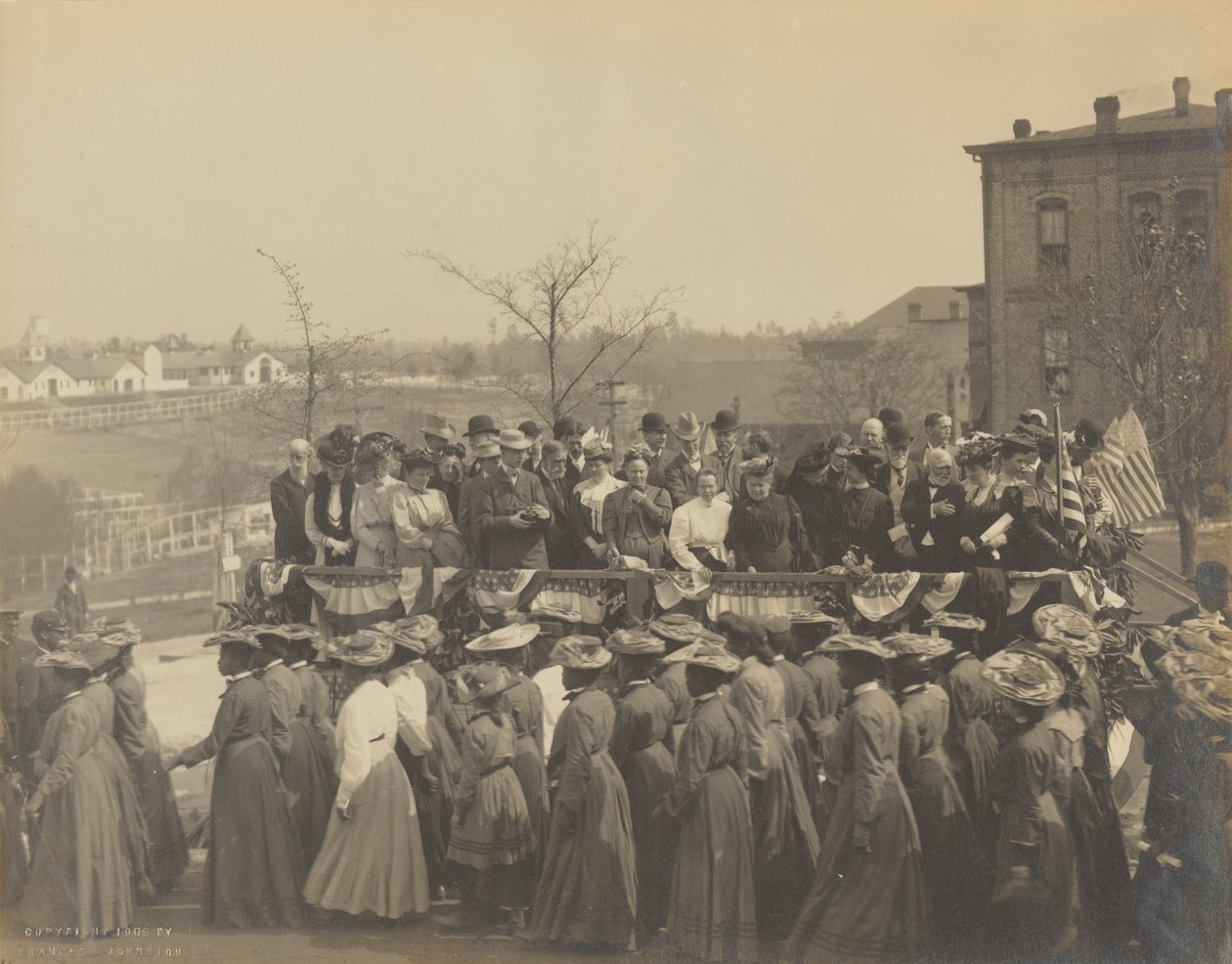 Fotografia do 25º aniversário da fundação do Instituto Tuskegee, 1906. de Frances Benjamin Johnston