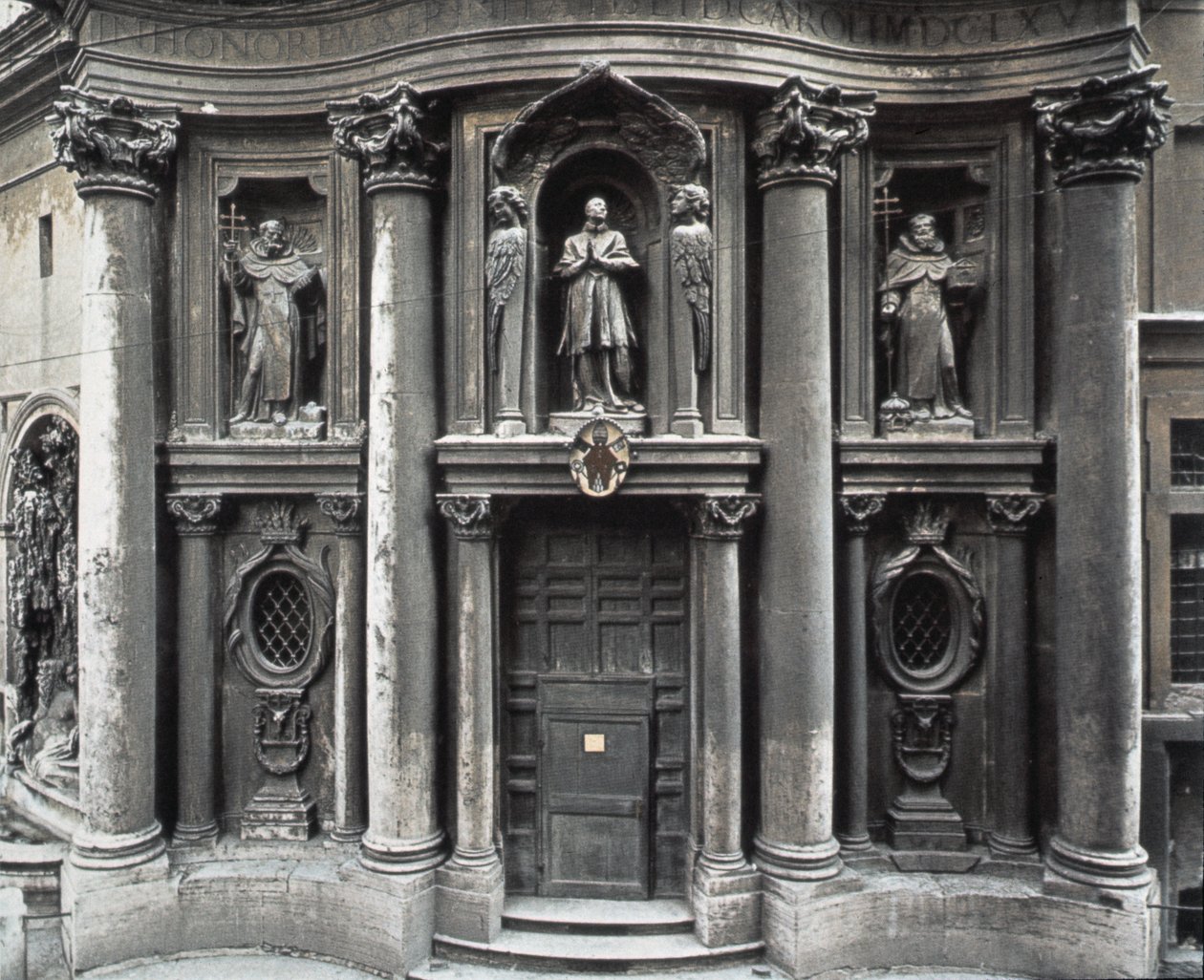Metade inferior da fachada, 1637-41 de Francesco Borromini