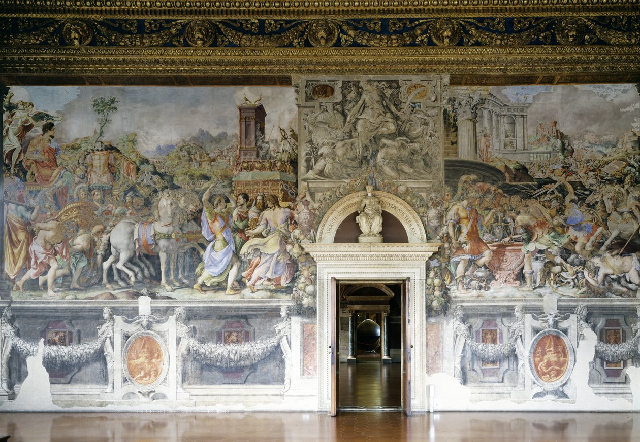 Parede na Sala dell&39;Udienza com afrescos de O triunfo de Camilo e Camilo proibindo a pesagem de ouro, 1545 de Francesco de Rossi Salviati Cecchino