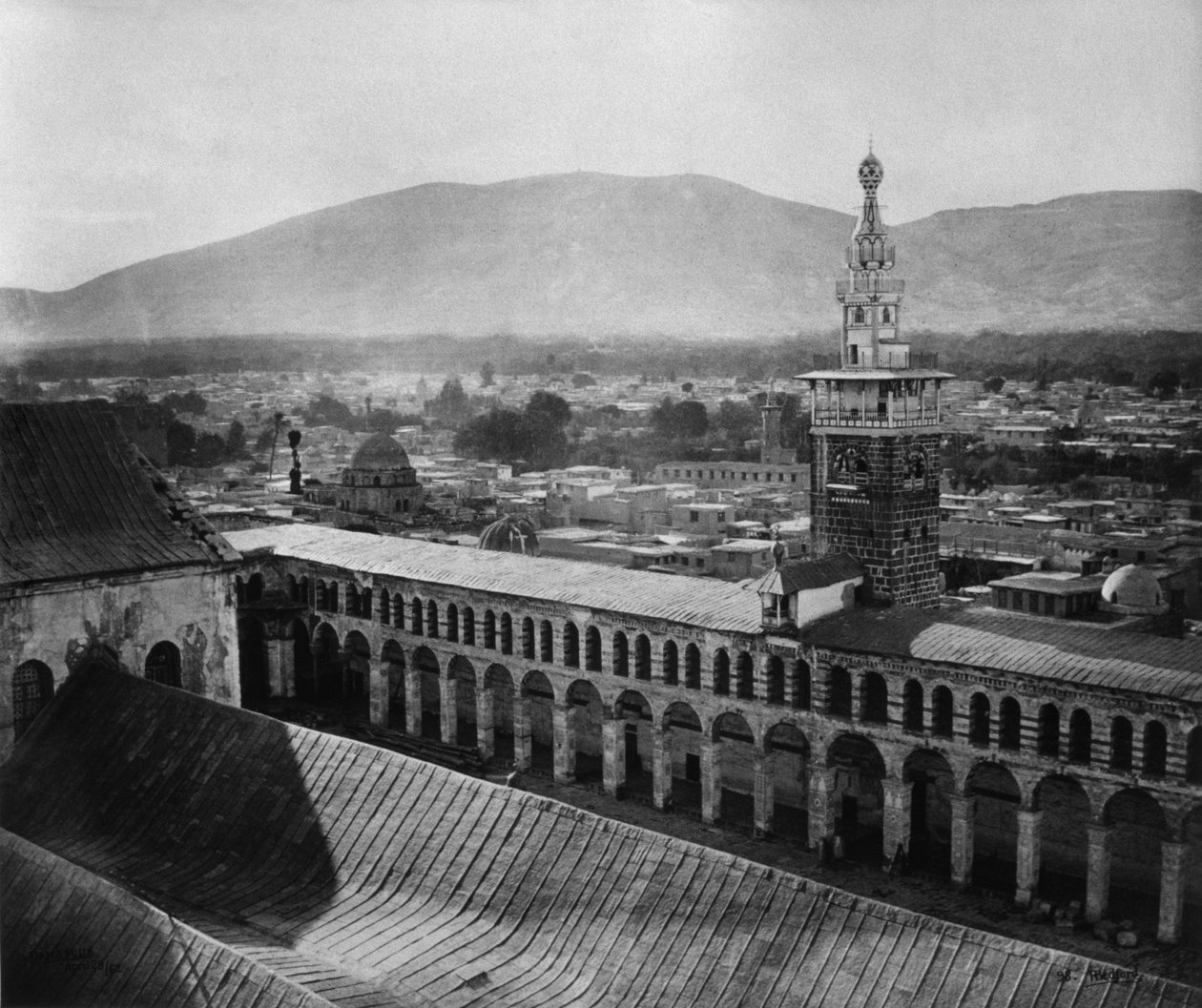 Vista exterior, Mesquita dos Omíadas, Damasco, Síria, 1862 (ver também 345703) de Francis Bedford