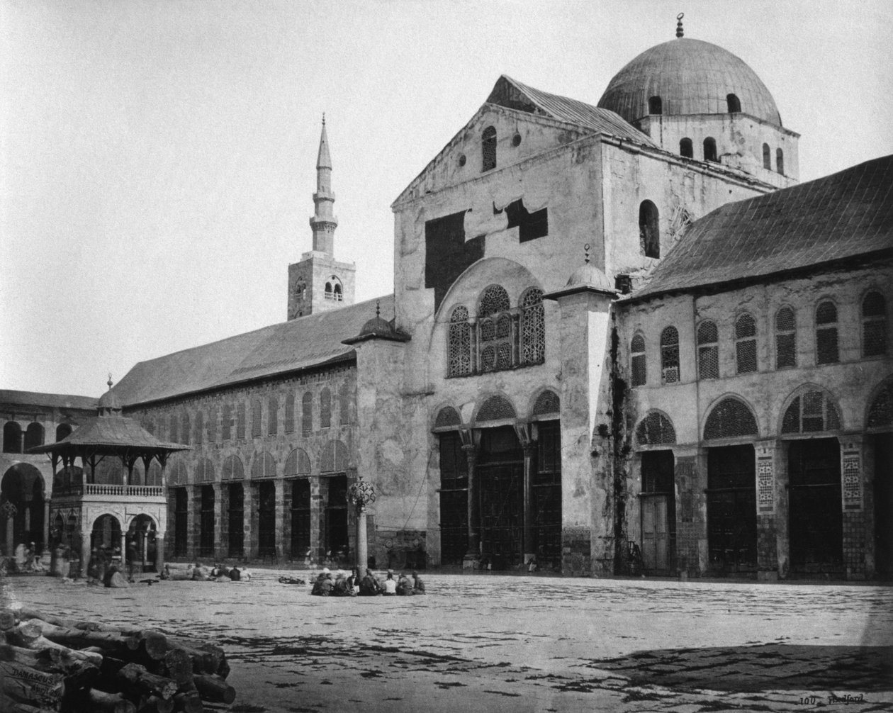 Vista exterior, de, a, oração, corredor, umayyad, mesquita, damasco, síria, 1862 de Francis Bedford