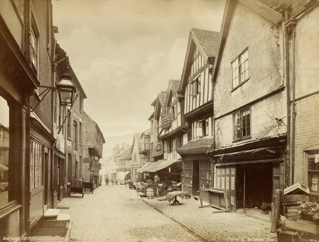 Butcher Row, rua medieval em Coventry, Warwickshire, c1880 de Francis Bedford