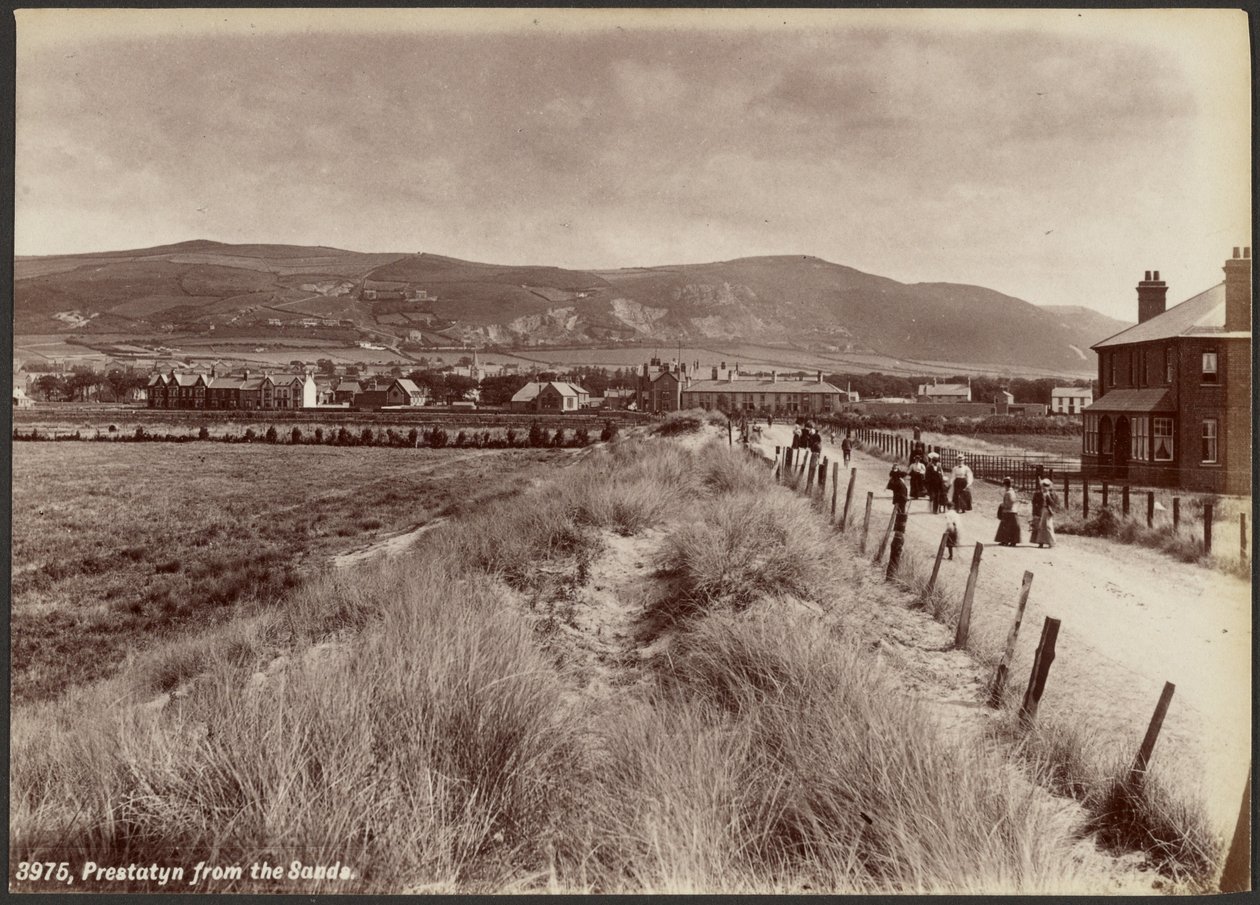 Prestatyn visto das areias de Francis Bedford
