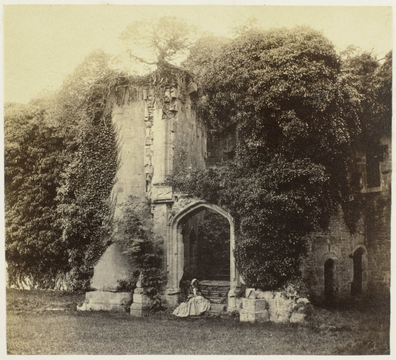 Ruïne van Raglan Castle te Monmouthshire
Castelo de Raglan. Grand Staircase (título sobre o objecto) de Francis Bedford