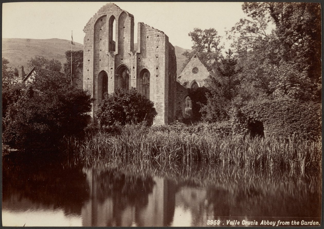 A Abadia de Valle Crucis vista do jardim de Francis Bedford