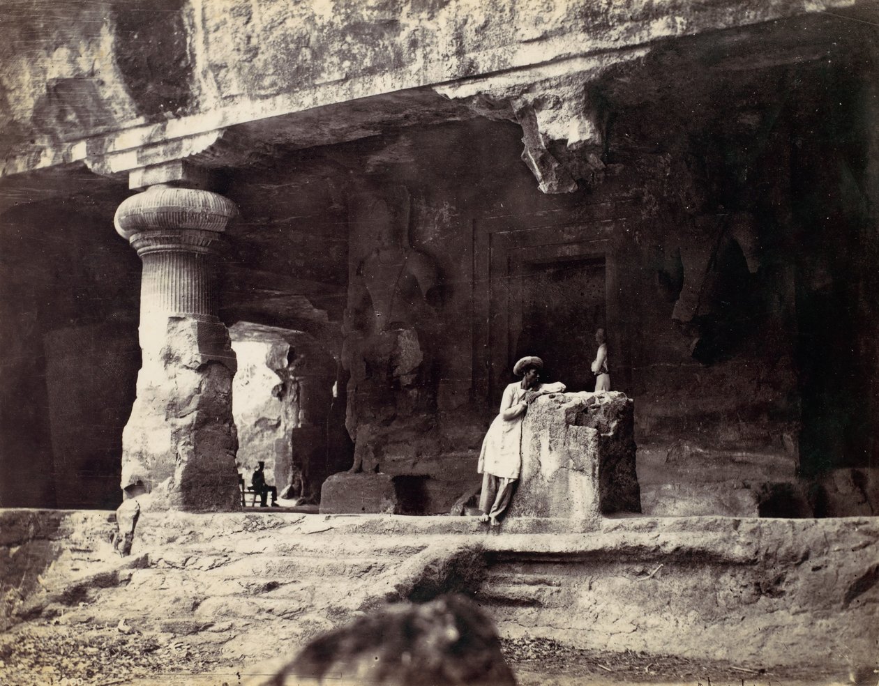 Elephanta de Water Cave, Combe Martin Bay, Watermouth, década de 1870. de Francis Frith