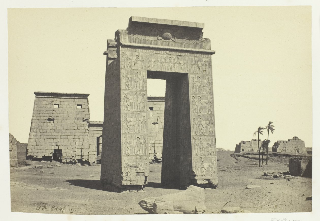 Porta de entrada esculpida, Karnac de Francis Frith