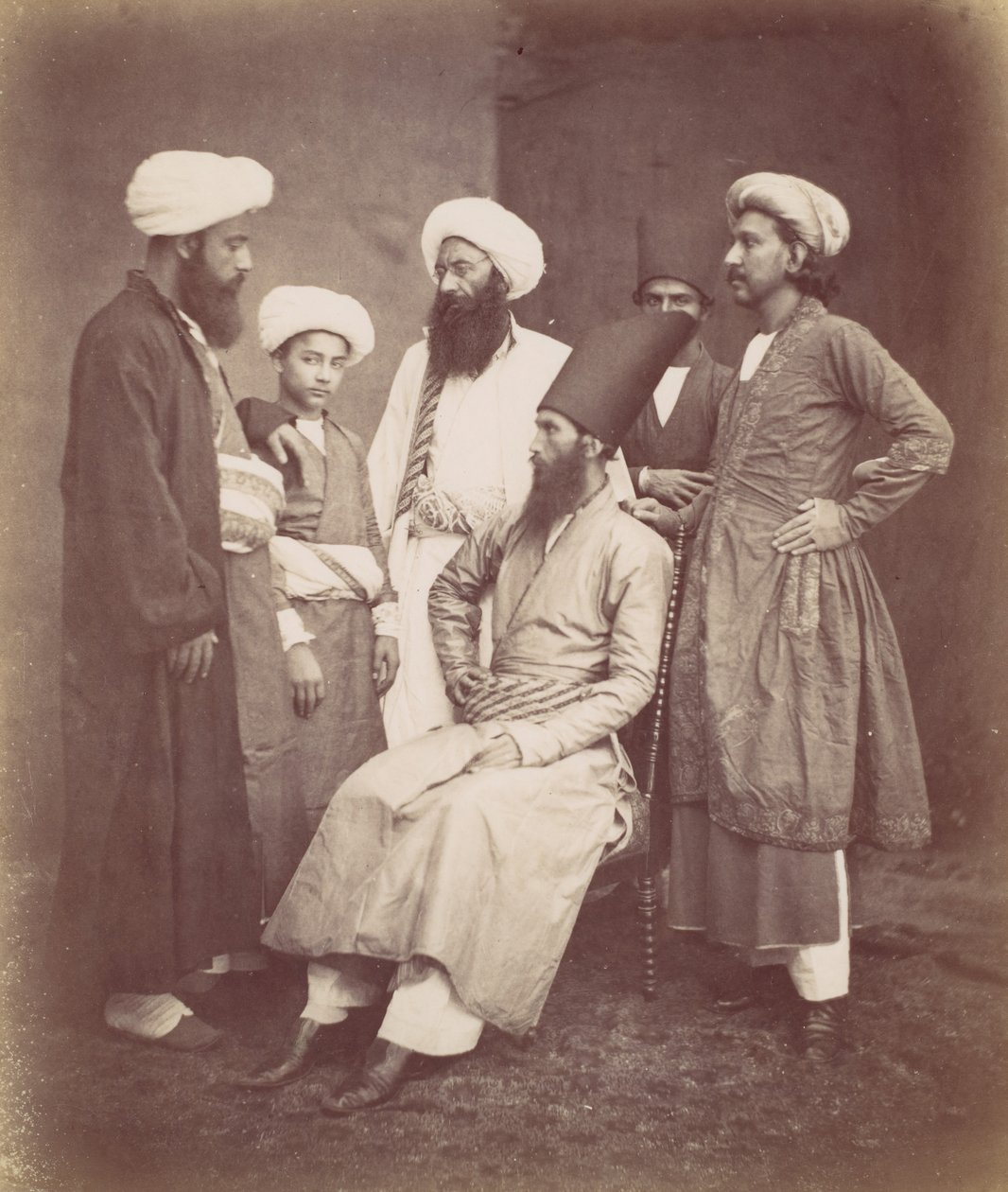 Seis homens da Índia Oriental, década de 1870. de Francis Frith
