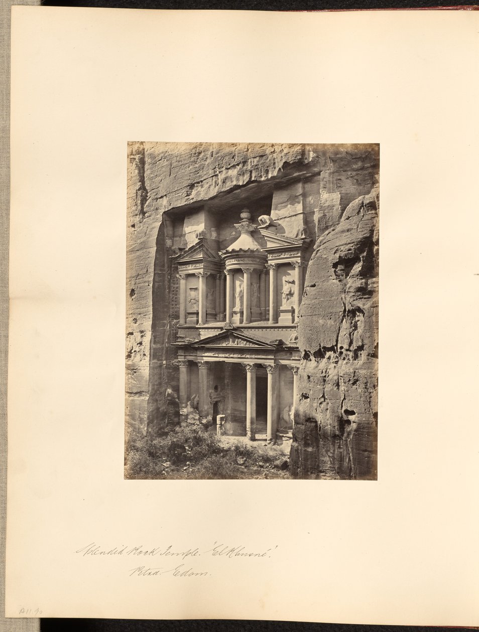 Esplêndido templo de pedra, "El Khusne", Petra, Edom de Francis Frith