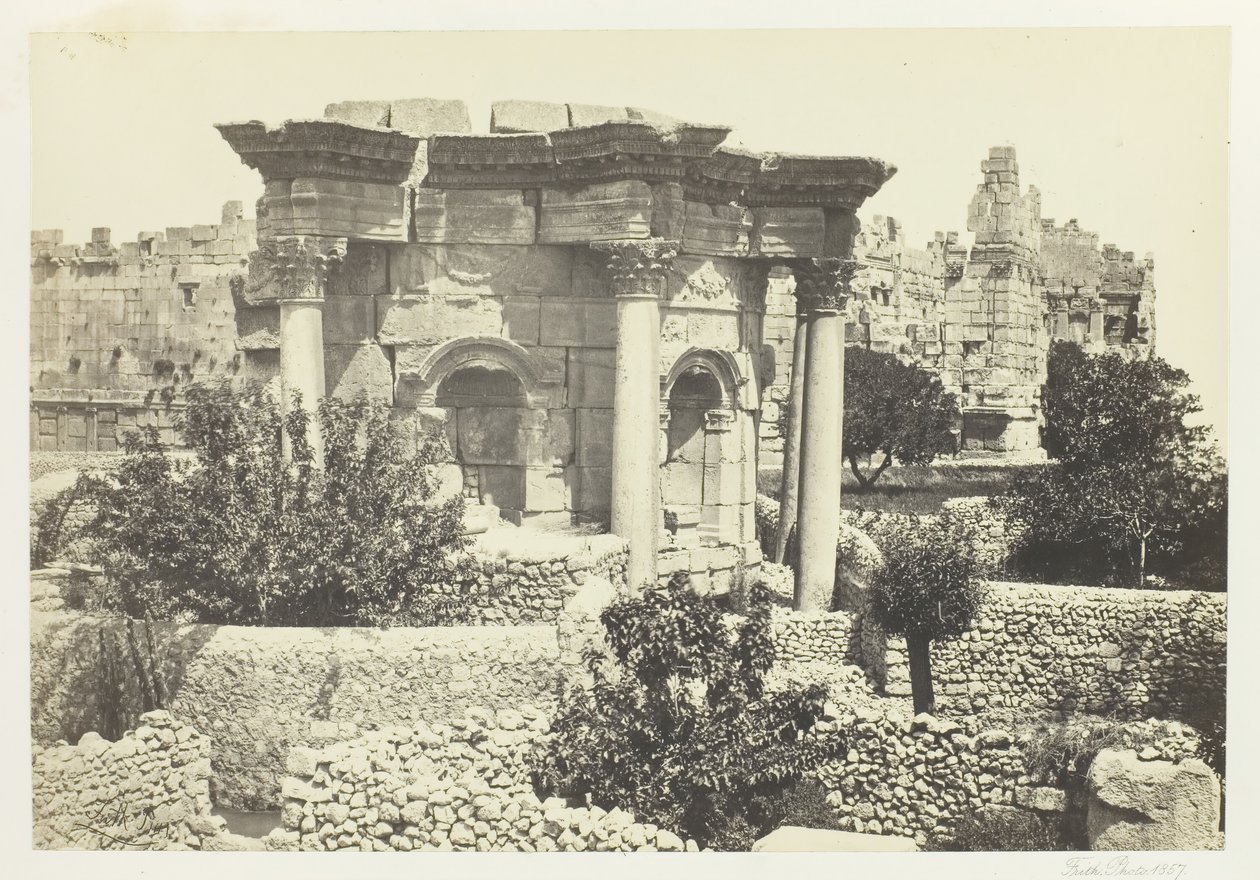 O Templo Circular, Baalbec, 1857. de Francis Frith