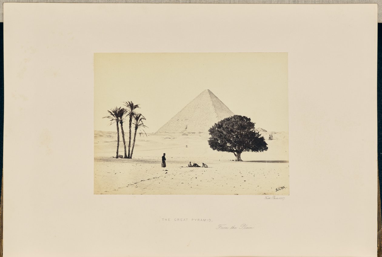 A Grande Pirâmide, vista da planície de Francis Frith