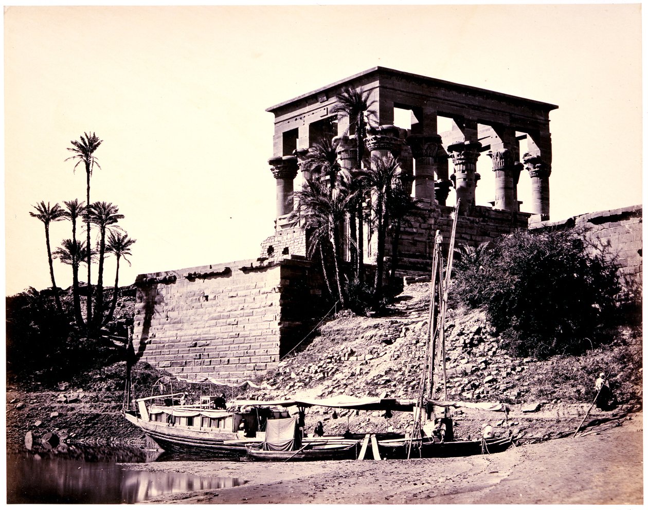 O templo hípetro, Filas de Francis Frith