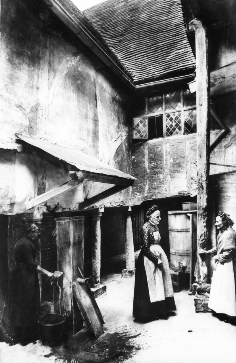 O pátio interior do Biggin, Hitchen, 1903 de Francis Frith