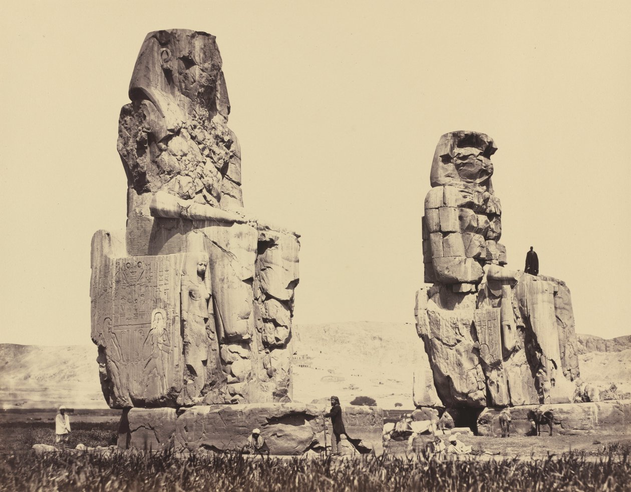 As estátuas da planície, Tebas, 1858 (foto) de Francis Frith